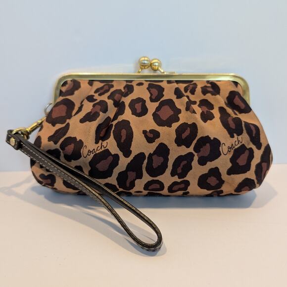 Coach Leopard Print Kisslock Wristlet - Good Condition - Picture 1 of 9